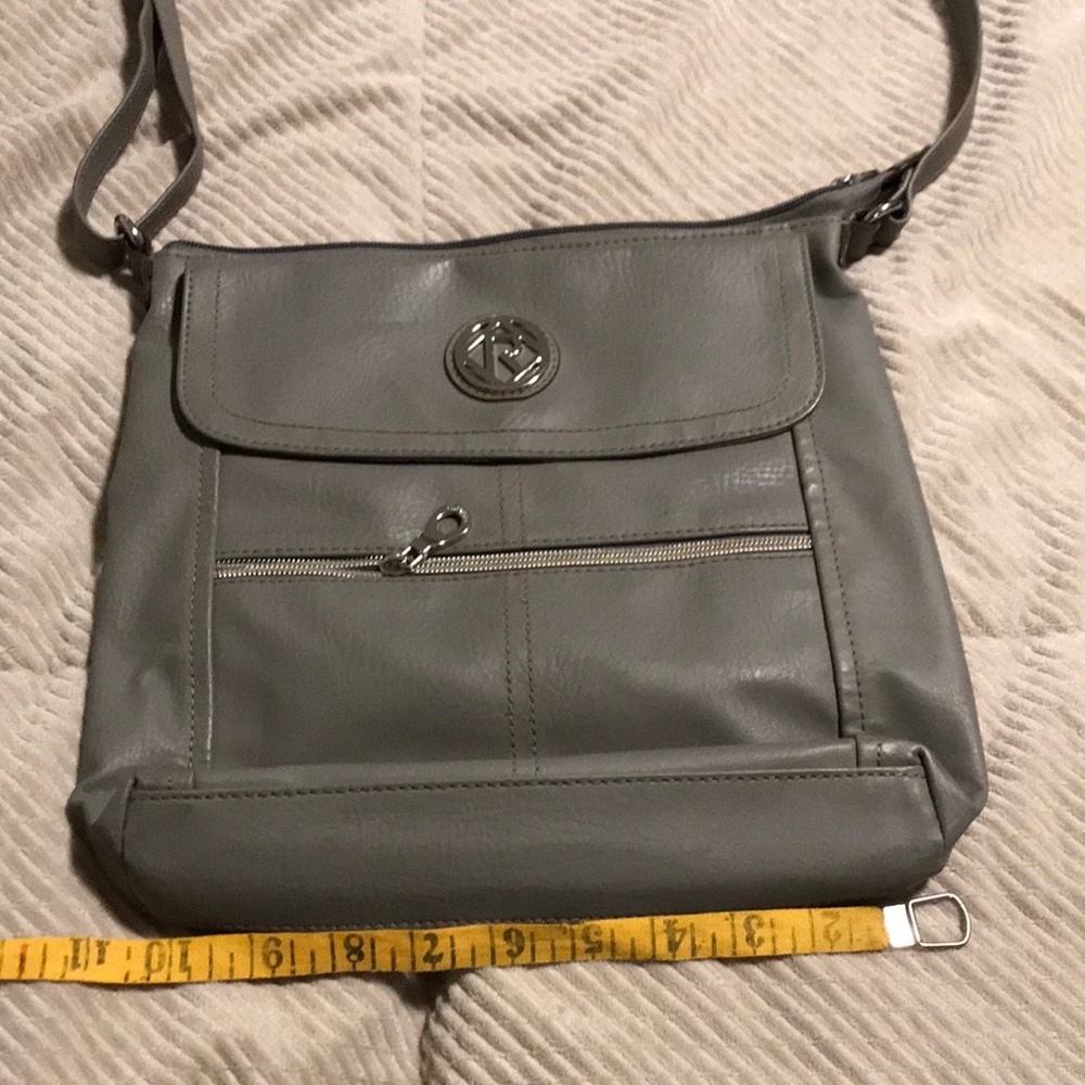 Relic Women’s Gray Purse adjustable strap